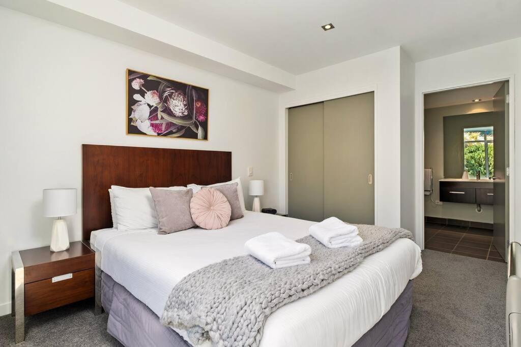 Toru - Eclectic Apartment With Delightful Lake Views Κουίνσταουν Εξωτερικό φωτογραφία